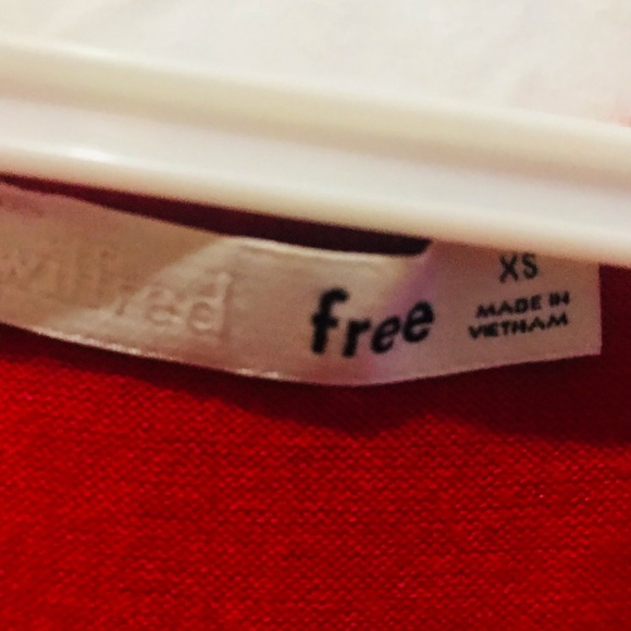 Red Sleeveless Knit Top - Picture 2 of 2